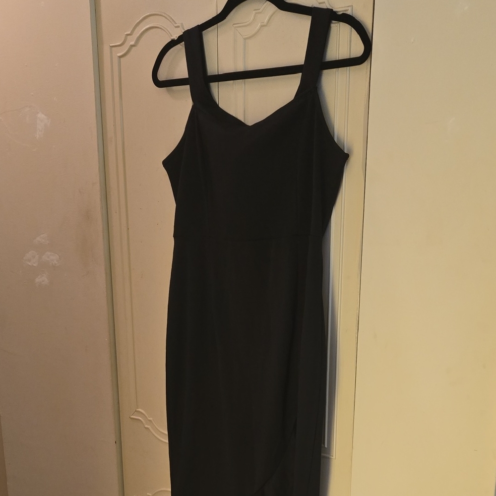 Elegant Black Sleeveless Dress
